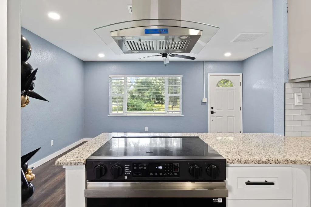 3BR Home Kitchen