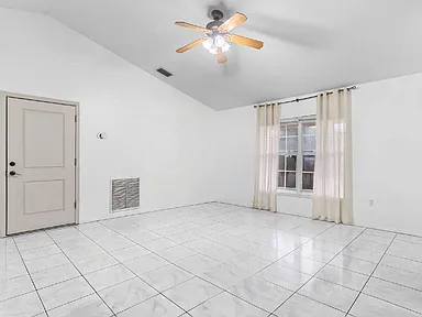 Fully fenced backyard Bedroom Ocala