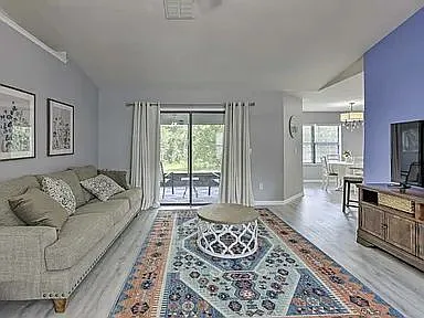 hall_with_sofa_Ocala_FL_34481_stonemarkpm