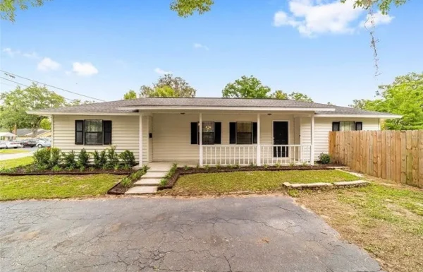 3-Bedroom 2 Bath Home-920 SE 2nd St, Ocala, FL-Stonemarkpm