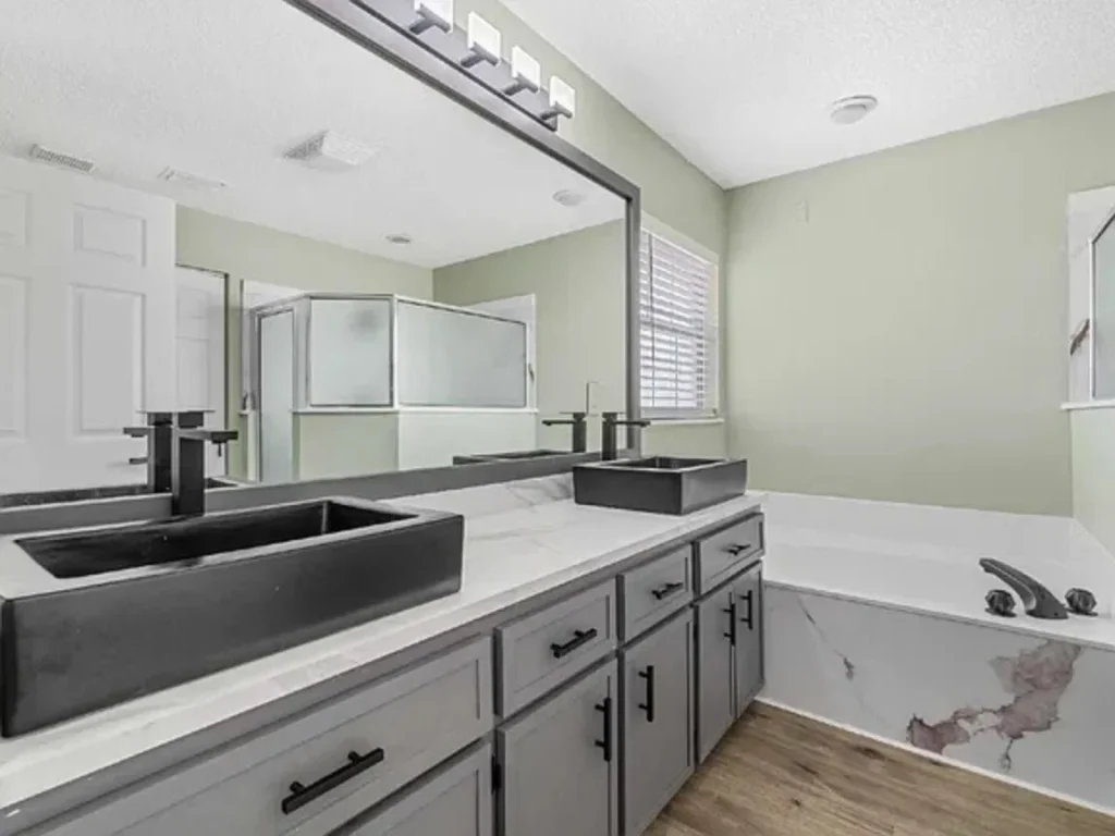 Wash basing in bathroom