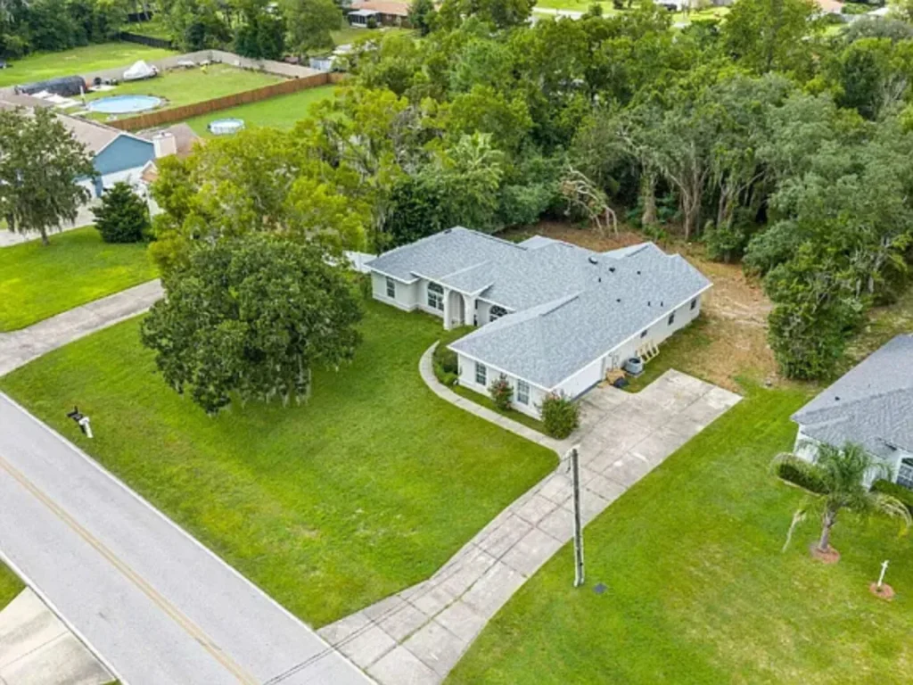 perfect view of home of Modern Finishes and Fenced Yard in Central Ocala
